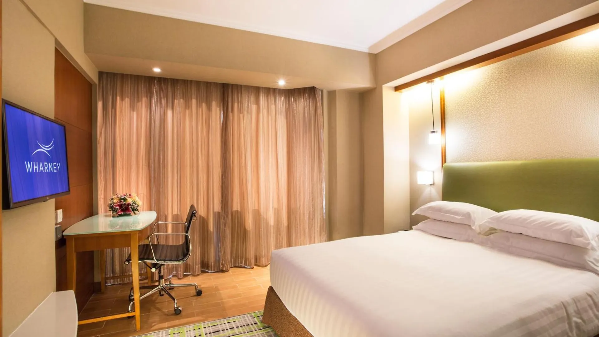 Wharney Hotel Hong Kong 4*,